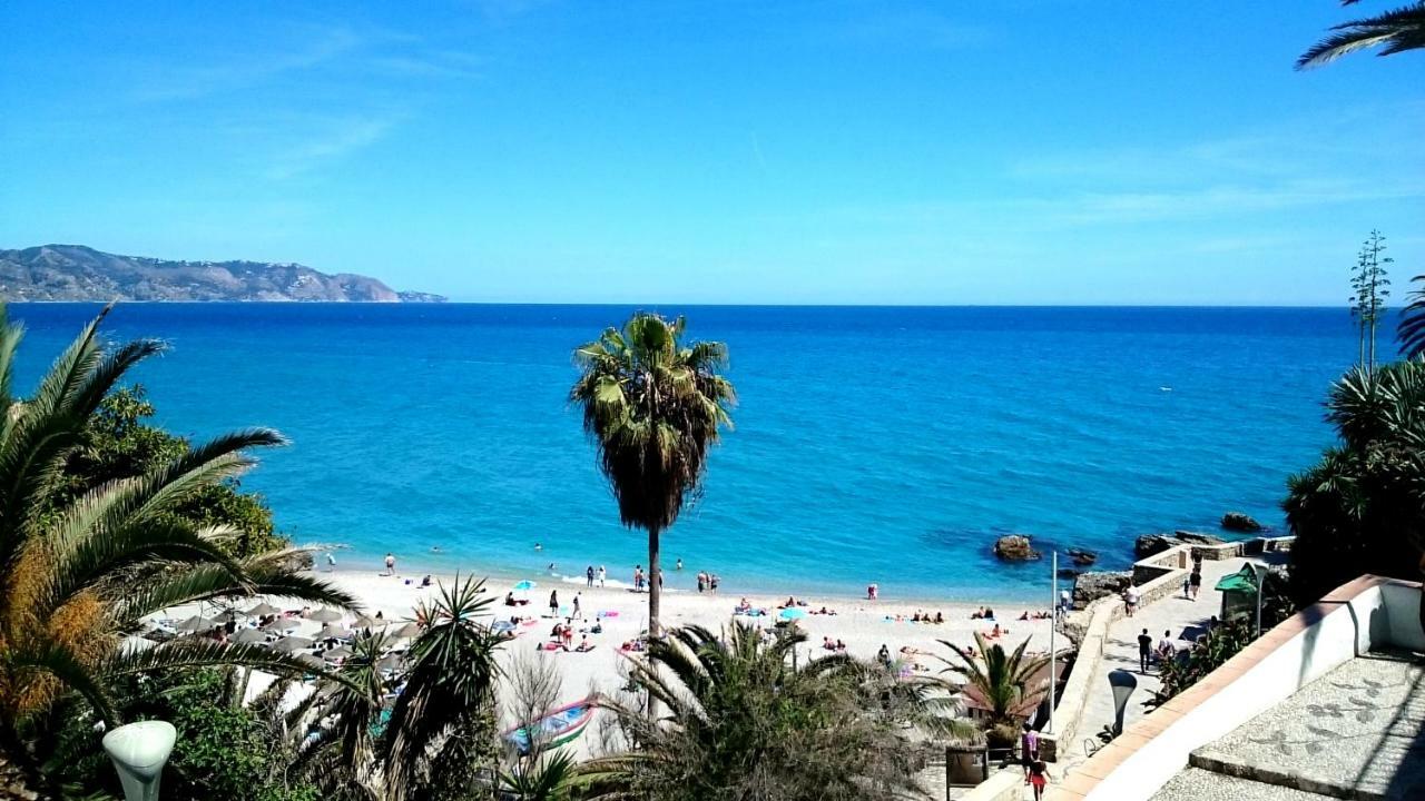 Central Nerja Extérieur photo